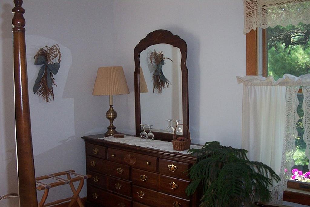 Chesapeake Inn Of Lenox Zimmer foto
